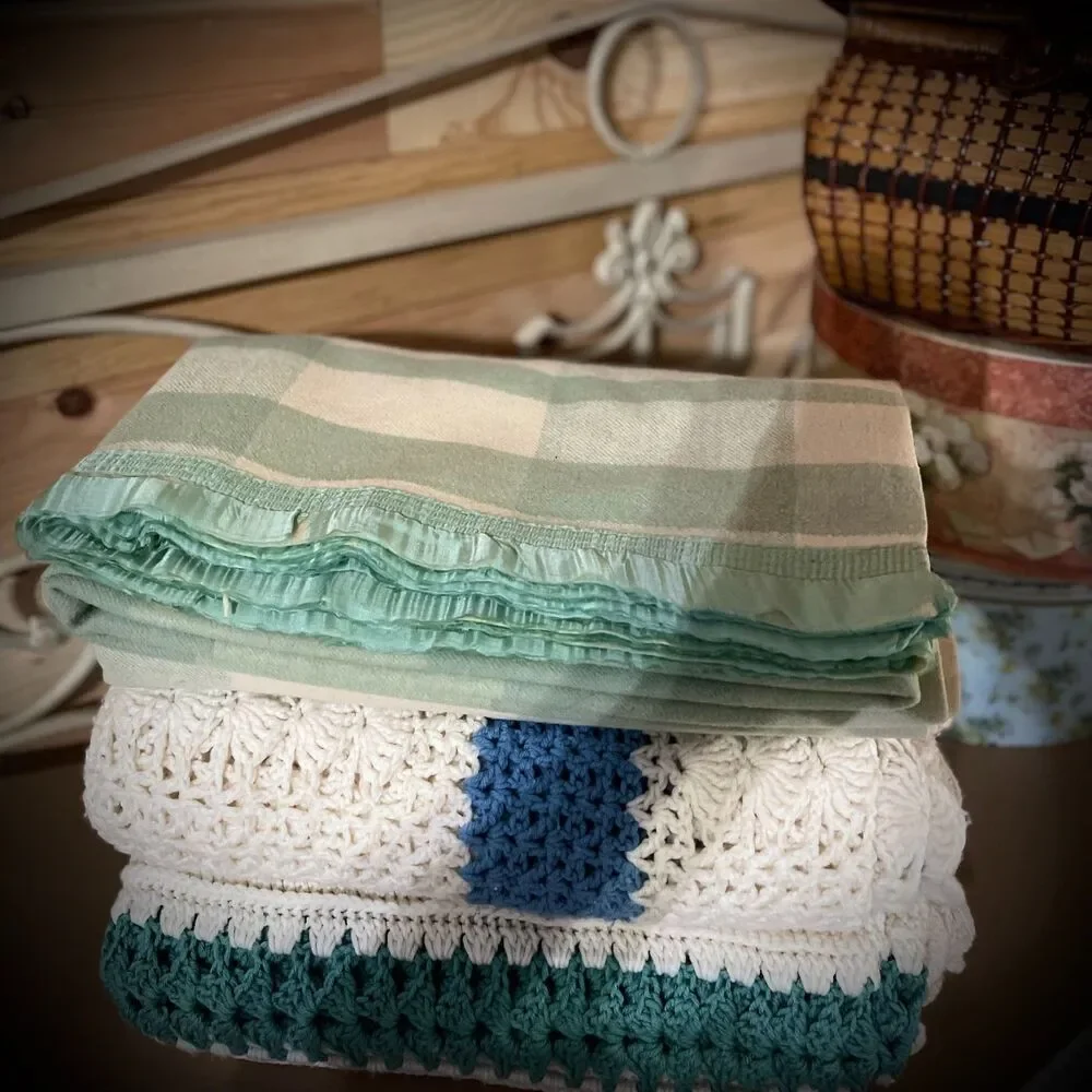 Vintage Light Green & Cream Plaid Wool/Cotton Camp Blanket  - 80